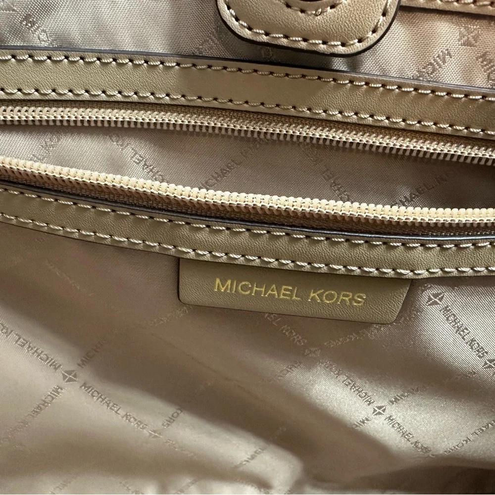 Michael Kors Beige Pebbled Leather Tote with Logo Strap‎ crossbody/shoulder bag